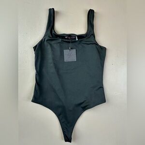 NWT Dress Forum Black Square Neck Bodysuit Size Large Sleeveless Stretch